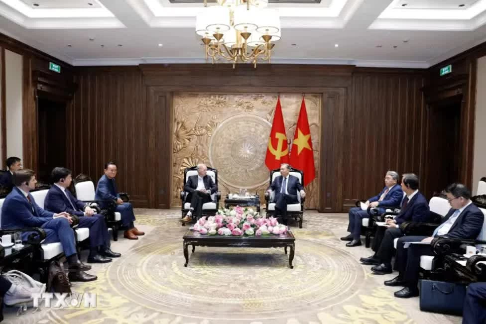 General Secretary, President To Lam receives former Google Chairman Eric Schmidt and AI expert delegation