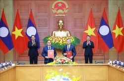Vietnam, Laos Prime Ministers witness signing cooperation documents to strengthen financial management capacity for 2026–2030