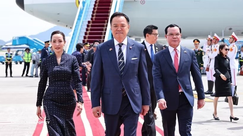 Thai Prime Minister Urawadee Sriphiromya arrives in Hanoi for official visit and attendance at ASEAN Future Forum