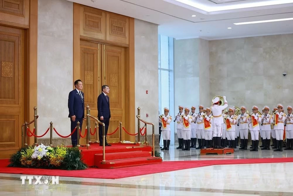 Prime Minister hosts welcome ceremony for Thai counterpart Prime Minister hosts welcome ceremony for Thai counterpart