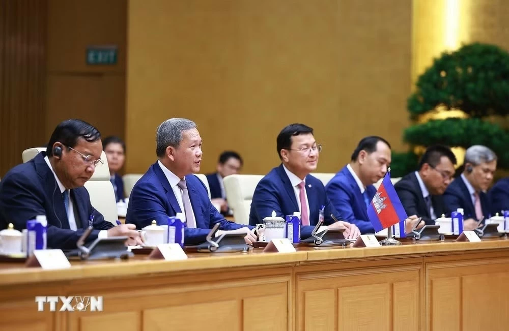 Vietnamese, Cambodian Prime Ministers hold talks, advance substantive and effective bilateral relations Vietnamese, Cambodian Prime Ministers hold talks, advance substantive and effective bilateral relations