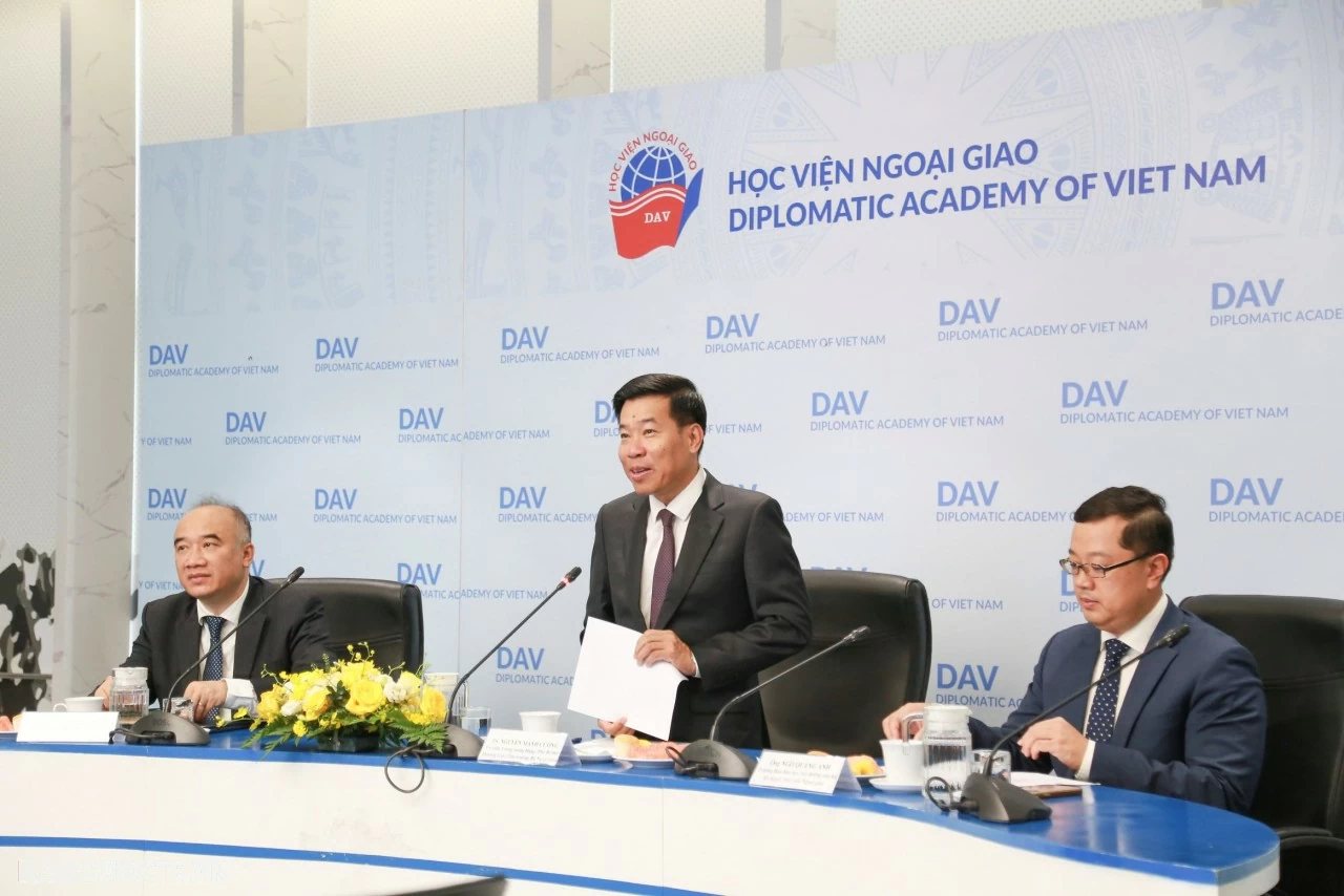 Diplomatic Academy hosts Program on international issues and Vietnam's foreign policy for management leaders Diplomatic Academy hosts Program on international issues and Vietnam's foreign policy for management leaders