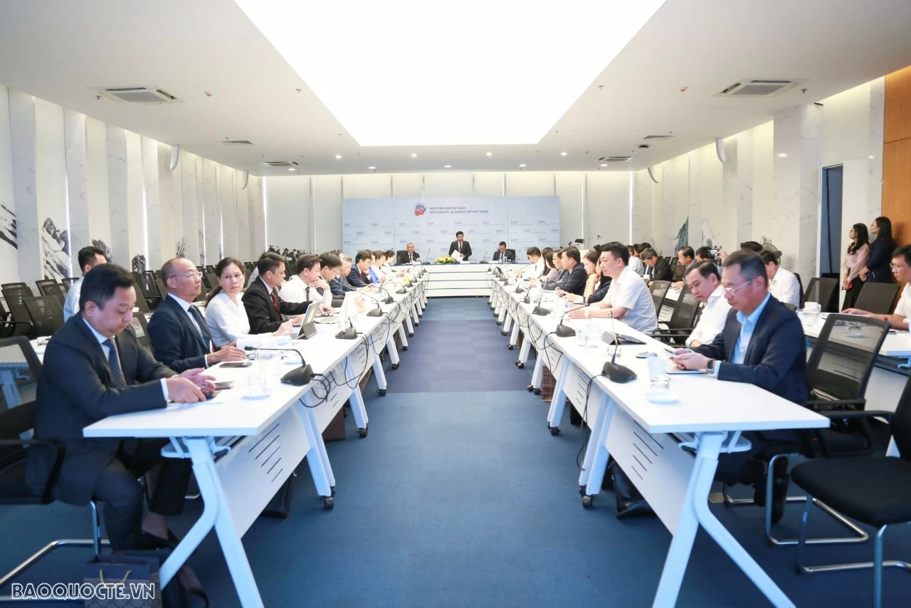 Diplomatic Academy hosts Program on international issues and Vietnam's foreign policy for management leaders Diplomatic Academy hosts Program on international issues and Vietnam's foreign policy for management leaders