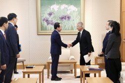 Deputy PM Le Tien Chau meets with Speaker of Japan