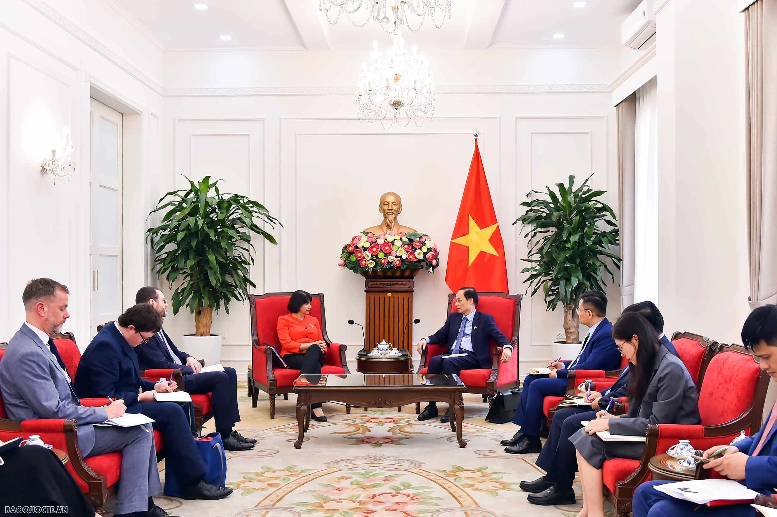 Foreign Minister Le Hoai Trung receives UK Parliamentary Under-Secretary of State Seema Malhotra Foreign Minister Le Hoai Trung receives UK Parliamentary Under-Secretary of State Seema Malhotra