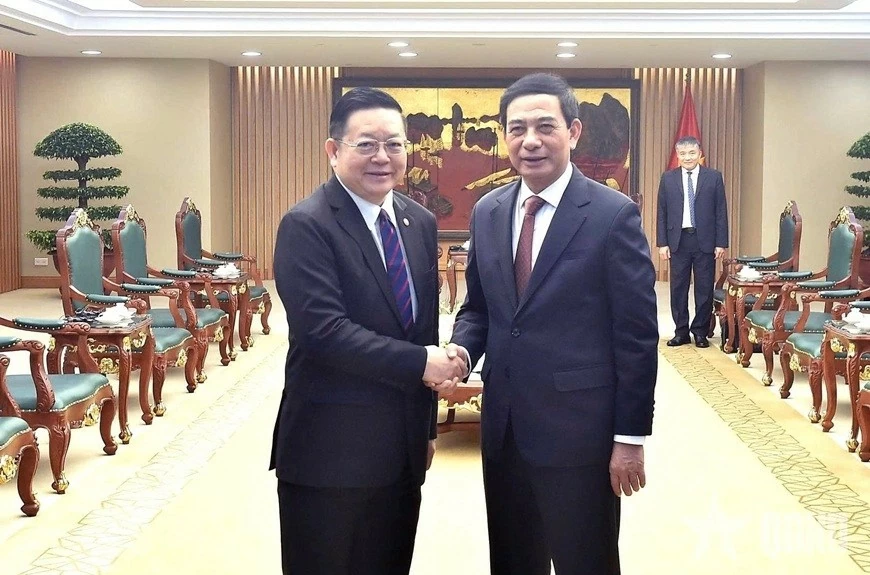 Deputy PM Phan Van Giang receives ASEAN Secretary-General Kao Kim Hourn Deputy PM Phan Van Giang receives ASEAN Secretary-General Kao Kim Hourn