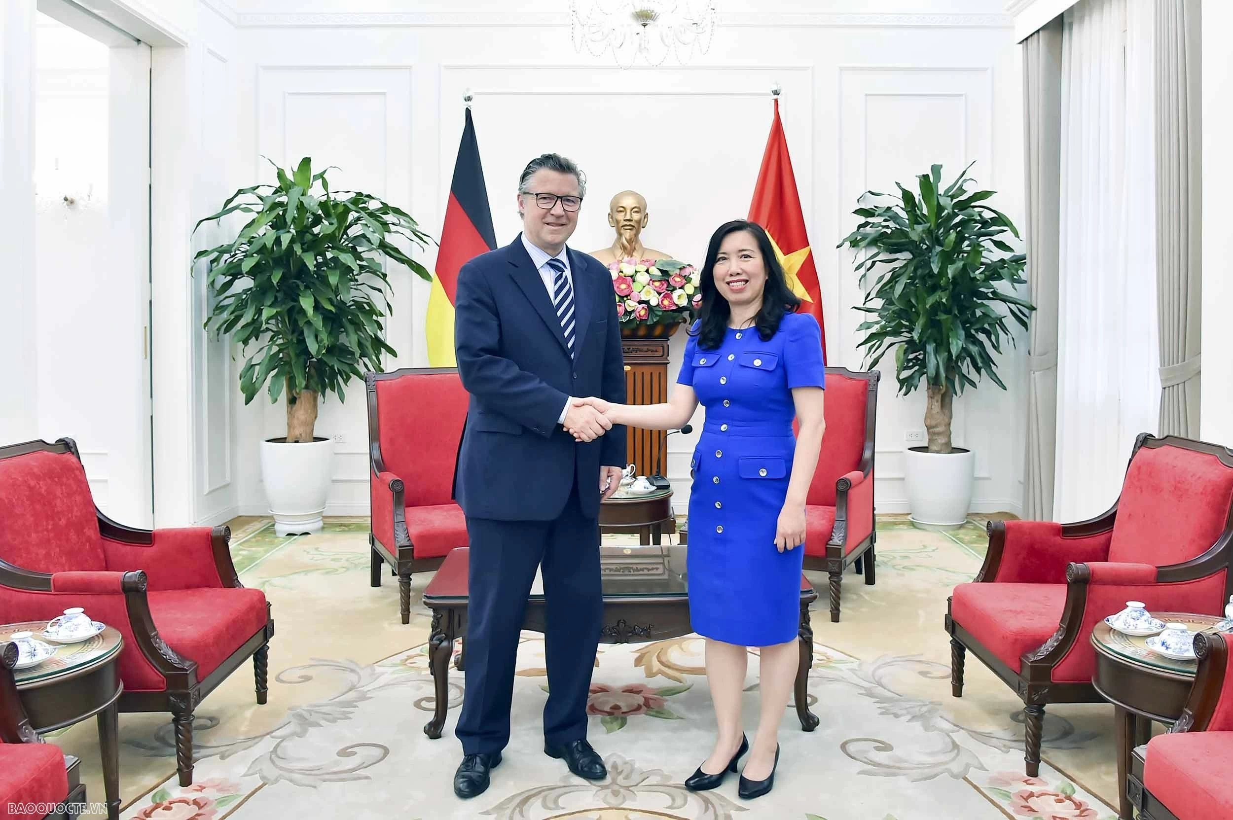 Deputy FM Le Thi Thu Hang, State Secretary Dr. Geza Andreas von Geyr co-chaired 8th Vietnam - Germany Strategic Dialogue in Hanoi