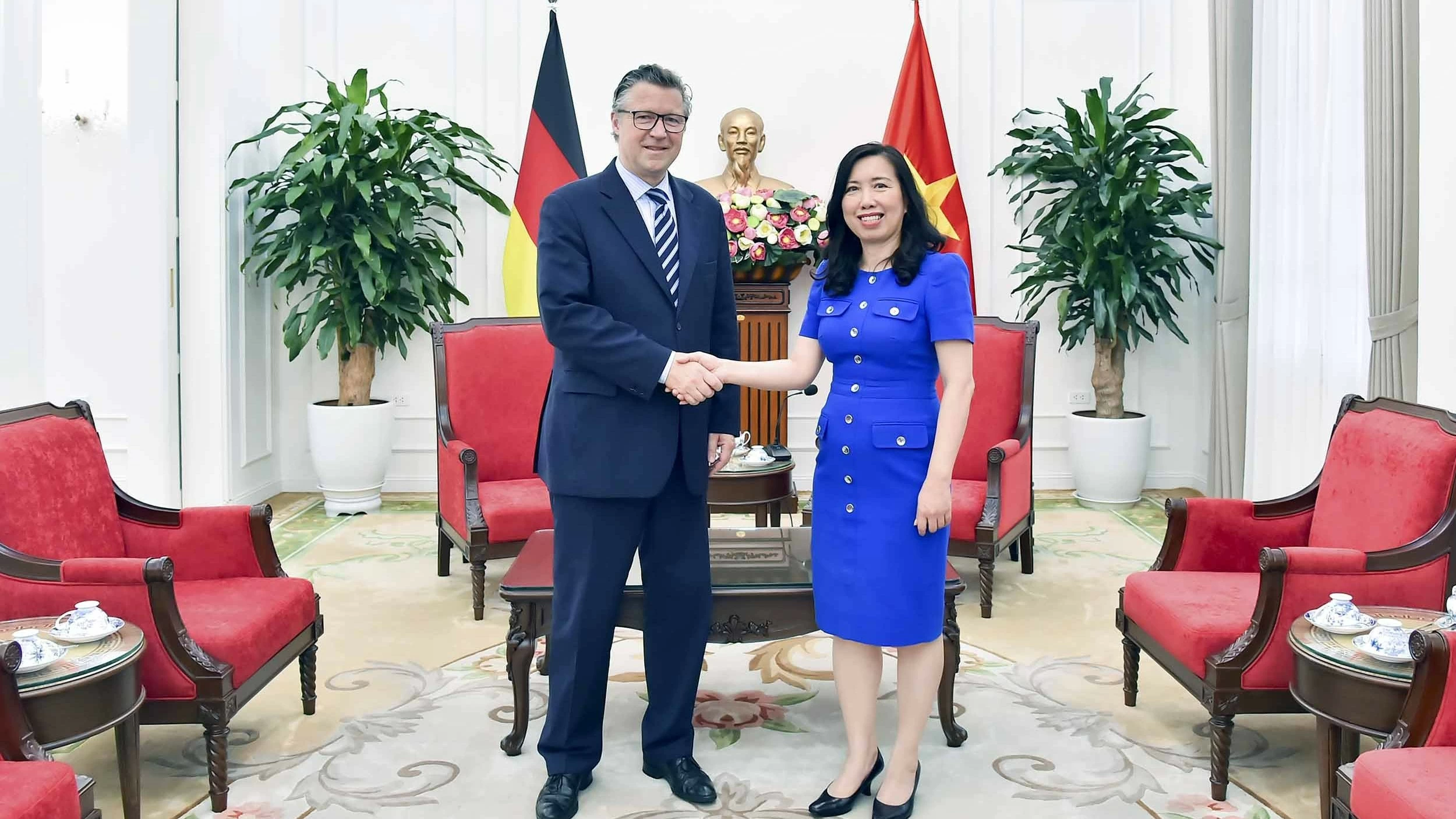 Deputy FM Le Thi Thu Hang, State Secretary Dr. Geza Andreas von Geyr co-chaired 8th Vietnam - Germany Strategic Dialogue in Hanoi