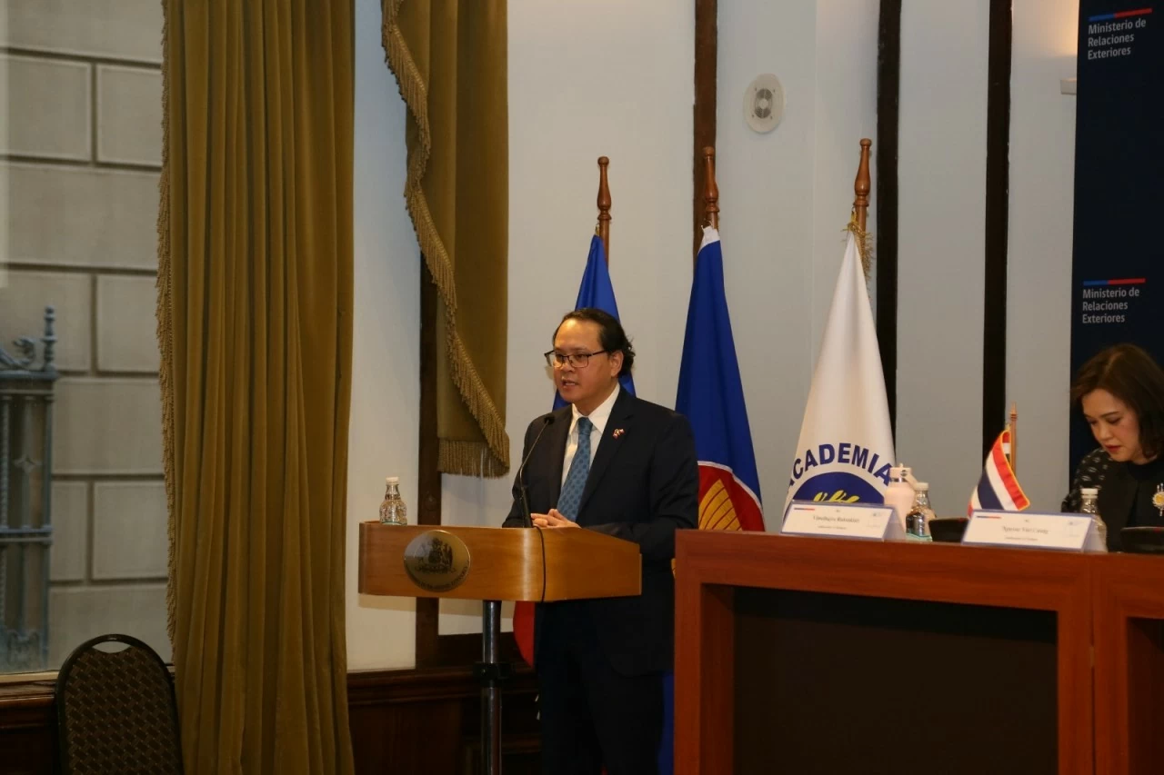 Ambassador Nguyen Viet Cuong introduces ASEAN Community’s three pillars and Vietnam–Chile relations in Santiago