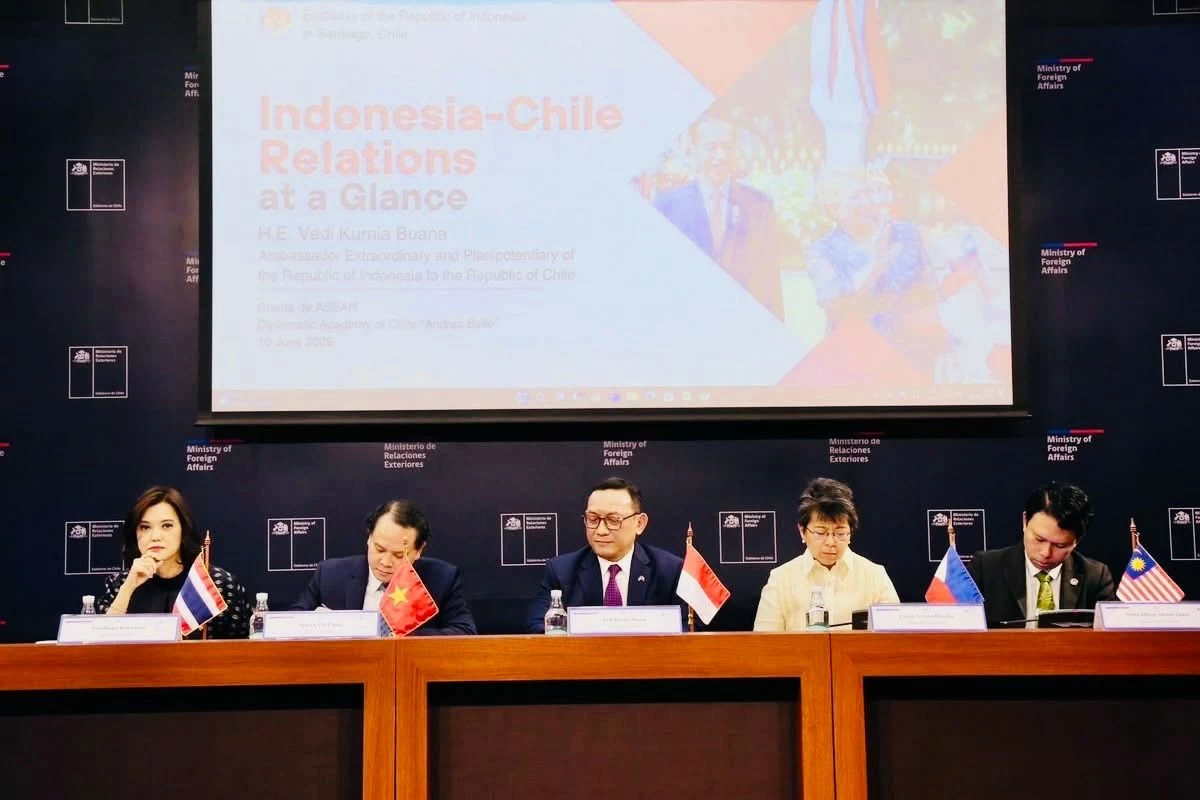 Ambassador Nguyen Viet Cuong introduces ASEAN Community’s three pillars and Vietnam–Chile relations in Santiago