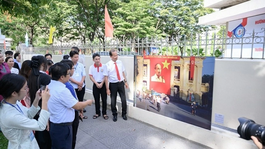 ‘Vietnam Intersection’ exhibition: Vietnam, where memories converge