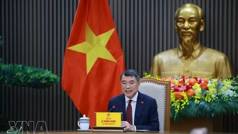 Prime Minister Le Minh Hung, Chinese Premier Li Qiang hold phone talks, advance development strategy connectivity