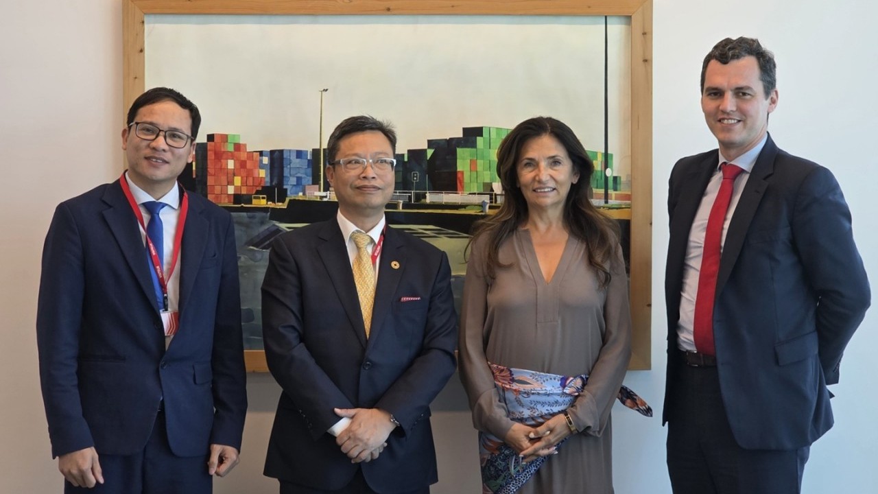 Ambassador Trinh Duc Hai has a working visit to Marseille