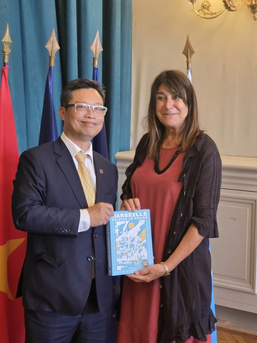 Ambassador Trinh Duc Hai has a working visit to Marseille Ambassador Trinh Duc Hai has a working visit to Marseille