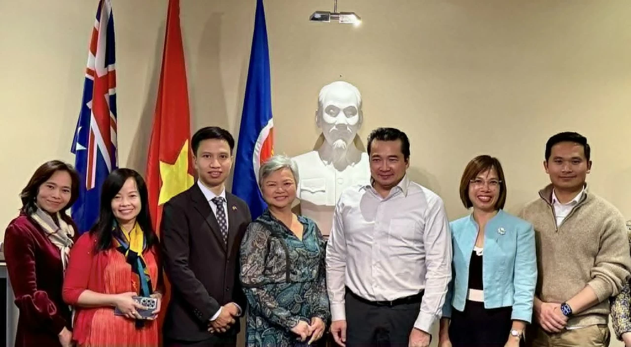 Consulate General of Vietnam in Perth: Connecting knowledge, promoting Vietnam-Australia cooperation Consulate General of Vietnam in Perth: Connecting knowledge, promoting Vietnam-Australia cooperation