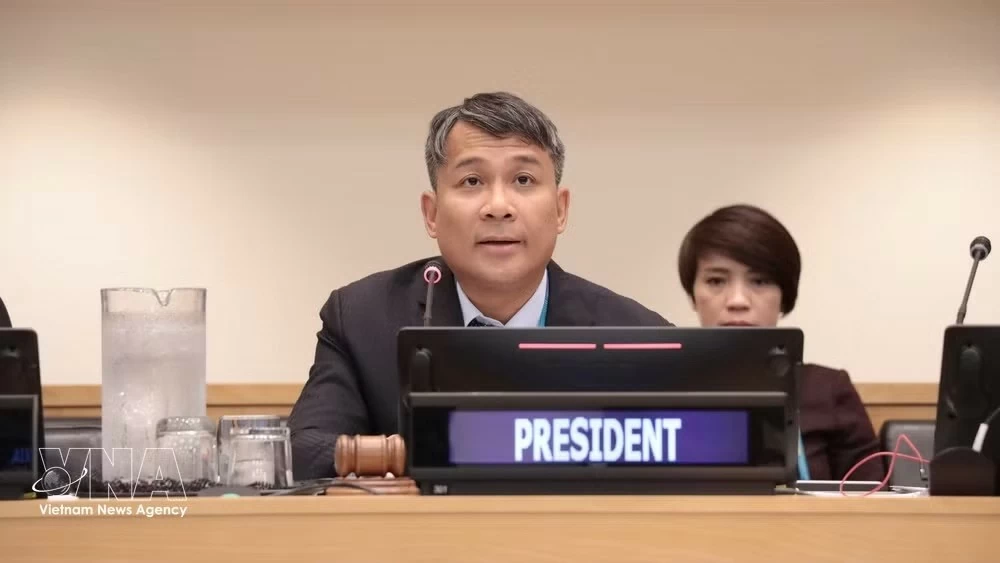 Permanent Deputy FM Nguyen Minh Vu chairs opening session of 36th Meeting of States Parties to UNCLOS