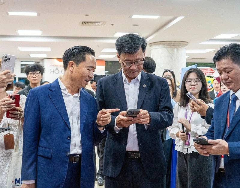Northwest Saigon enterprises gain new infrastructure for trade promotion with Data and AI Northwest Saigon enterprises gain new infrastructure for trade promotion with Data and AI