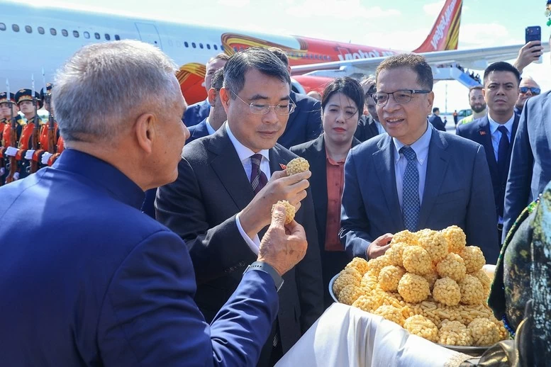 Prime Minister Le Minh Hung arrives in Kazan, beginning visit to Russia