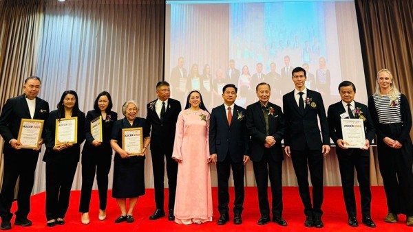 Consul General Dinh Hoang Linh attends international conference on educational equity in Thailand