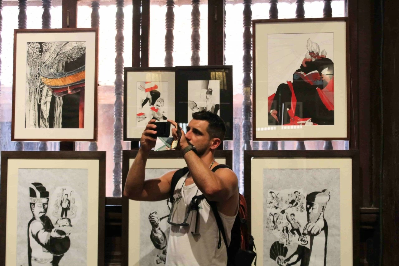 Art Exhibition 'Si tu 3 - Chuyen si tu': Honouring Vietnamese educational tradition through art Art Exhibition 'Si tu 3 - Chuyen si tu': Honouring Vietnamese educational tradition through art
