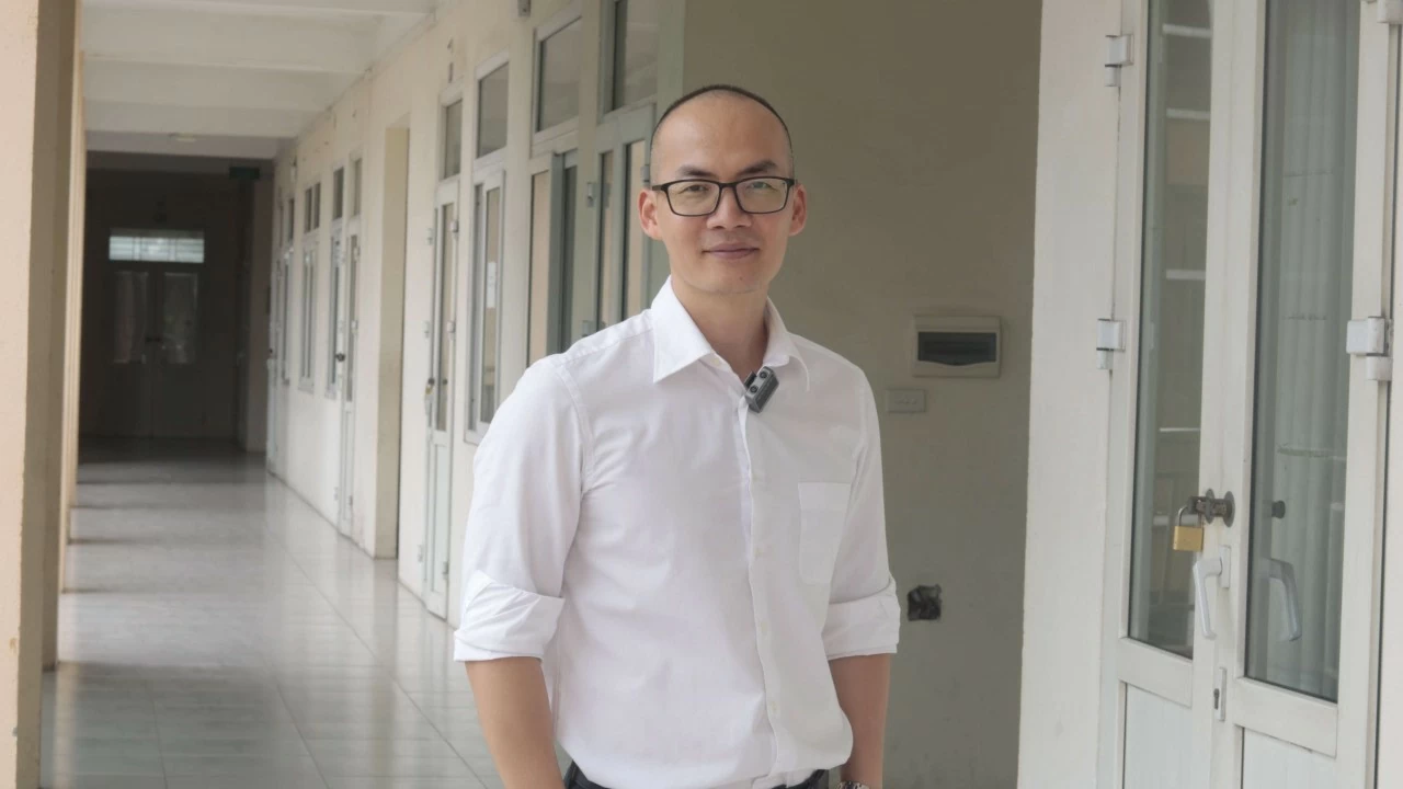 Dao Khac Viet, Country Director of Projects Abroad Vietnam, hopes the programme will become a bridge connecting international students and hearing-impaired children, allowing both sides to learn from each other and grow through their differences. (Photo: Ngoc Linh) Dao Khac Viet, Country Director of Projects Abroad Vietnam, hopes the programme will become a bridge connecting international students and hearing-impaired children, allowing both sides to learn from each other and grow through their differences. (Photo: Ngoc Linh)