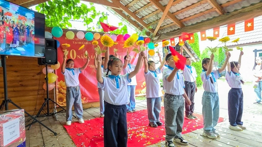 Vietnamese Community in Belarus launches Vietnamese Language Summer Camp 2026, celebrates 10th anniversary of Vietnamese Class Vietnamese Community in Belarus launches Vietnamese Language Summer Camp 2026, celebrates 10th anniversary of Vietnamese Class