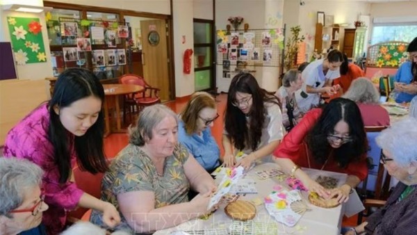 Spreading Vietnamese Culture in Northwestern France