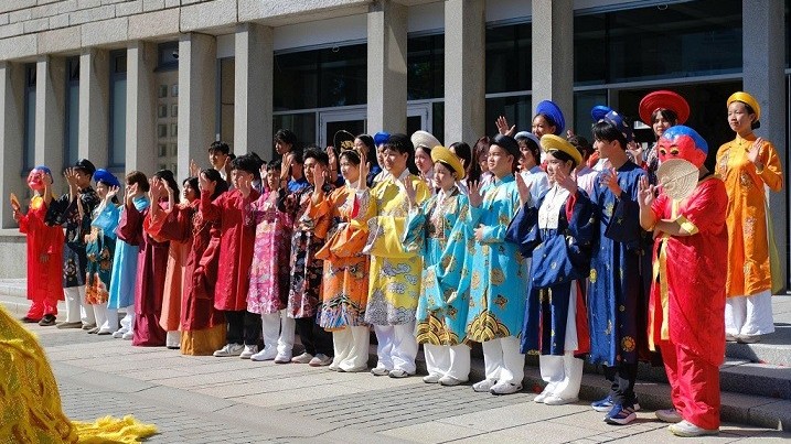 The fourth Vietnam Festival takes place vibrantly in Lorient City