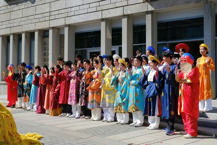The fourth Vietnam Festival takes place vibrantly in Lorient City