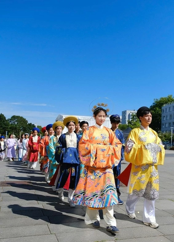 The fourth Vietnam Festival takes place vibrantly in Lorient City
