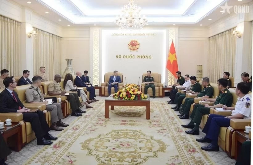 Deputy PM, Defence Minister Phan Van Giang receives Acting US Secretary of the Navy Hung Cao for stronger defence cooperation Deputy PM, Defence Minister Phan Van Giang receives Acting US Secretary of the Navy Hung Cao for stronger defence cooperation