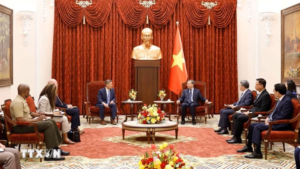 General Secretary, President To Lam welcomes Acting US Secretary of the Navy