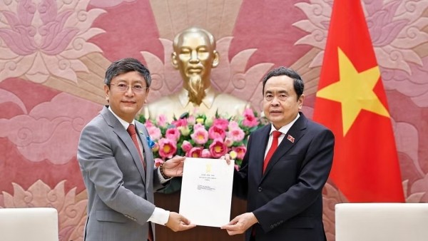 NA Chairman Tran Thanh Man receives newly appointed Indian Ambassador to Vietnam Tshering Wangchuk Sherpa