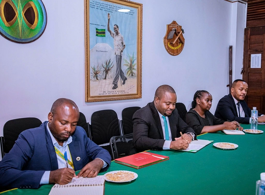 Ambassador Vu Thanh Huyen promotes Party-to-Party foreign relations and State diplomacy in the capital Dodoma Ambassador Vu Thanh Huyen promotes Party-to-Party foreign relations and State diplomacy in the capital Dodoma