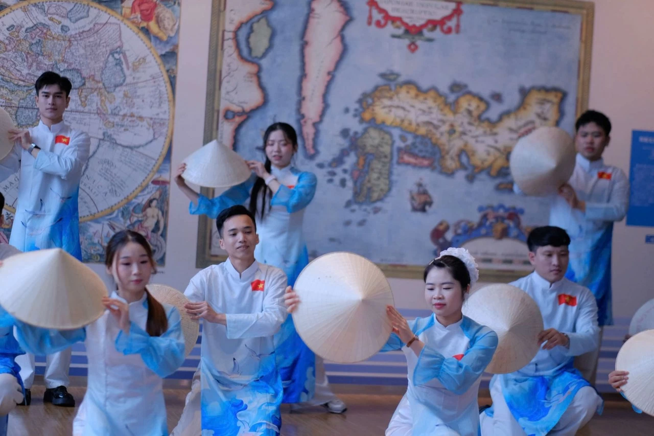 Vietnamese Association in Kansai joins Asian Cultural Festival in Sakai, promoting the spirit of international integration Vietnamese Association in Kansai joins Asian Cultural Festival in Sakai, promoting the spirit of international integration