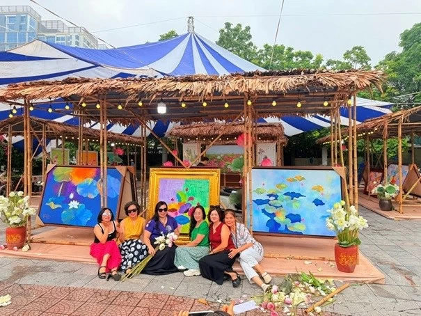 'Lotus Paintings – 10 Noble Qualities of Vietnamese People' collection introduced at Hanoi Lotus Festival 2026