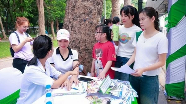 Herbalife Vietnam collaborated with Suc Khoe & Doi Song Newspaper to organize the 7th Vietnam Community Nutrition Day in Hanoi