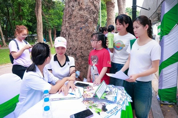 Herbalife Vietnam collaborated with Suc Khoe & Doi Song Newspaper to organize the 7th Vietnam Community Nutrition Day in Hanoi Herbalife Vietnam collaborated with Suc Khoe & Doi Song Newspaper to organize the 7th Vietnam Community Nutrition Day in Hanoi