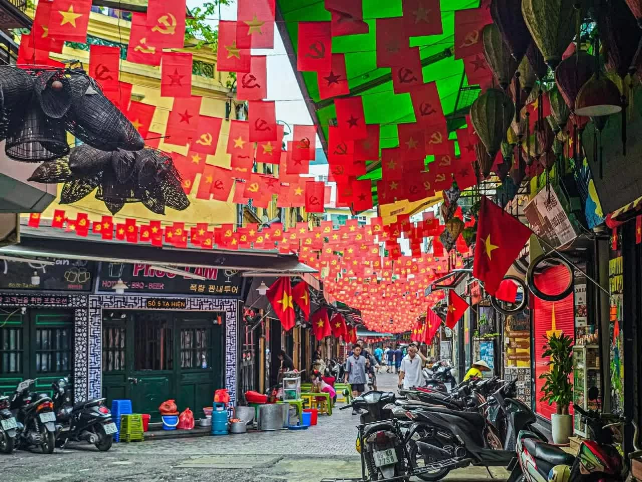 Preserving the essence of Hanoi's people in a century-long vision (Part 1): Culture – An enduring strength for the Capital