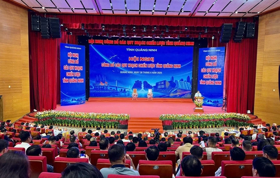 Quang Ninh announces five strategic plans to expand development space and drive new growth