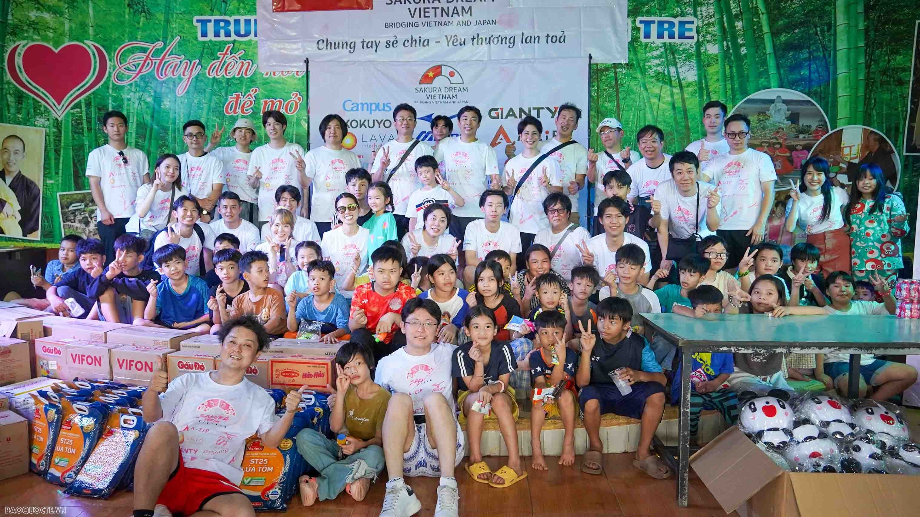 Lang Tre in Dong Nai welcomes Japanese friends, spreading love to orphaned children