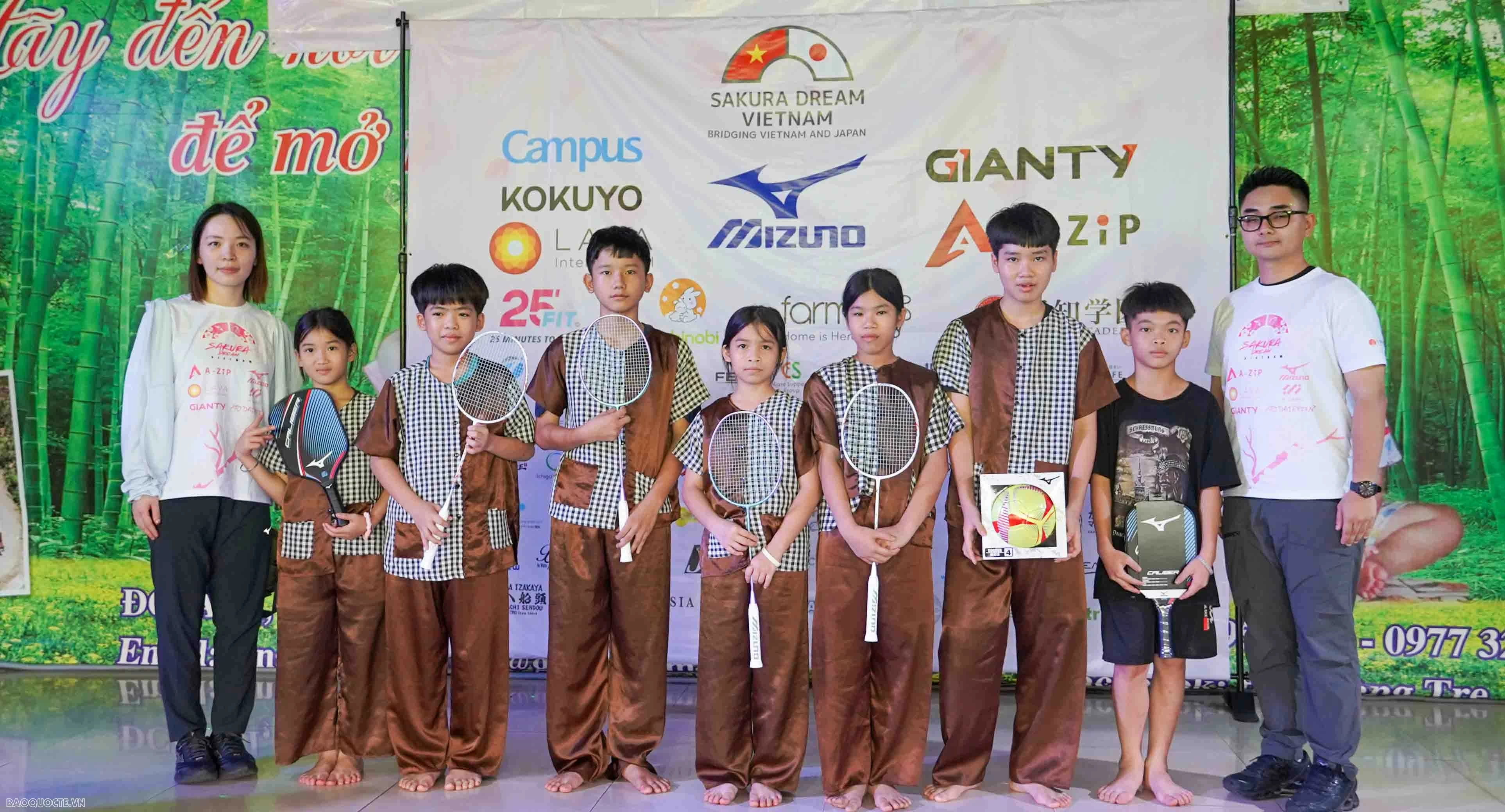 Lang Tre in Dong Nai welcomes Japanese friends, spreading love to orphaned children