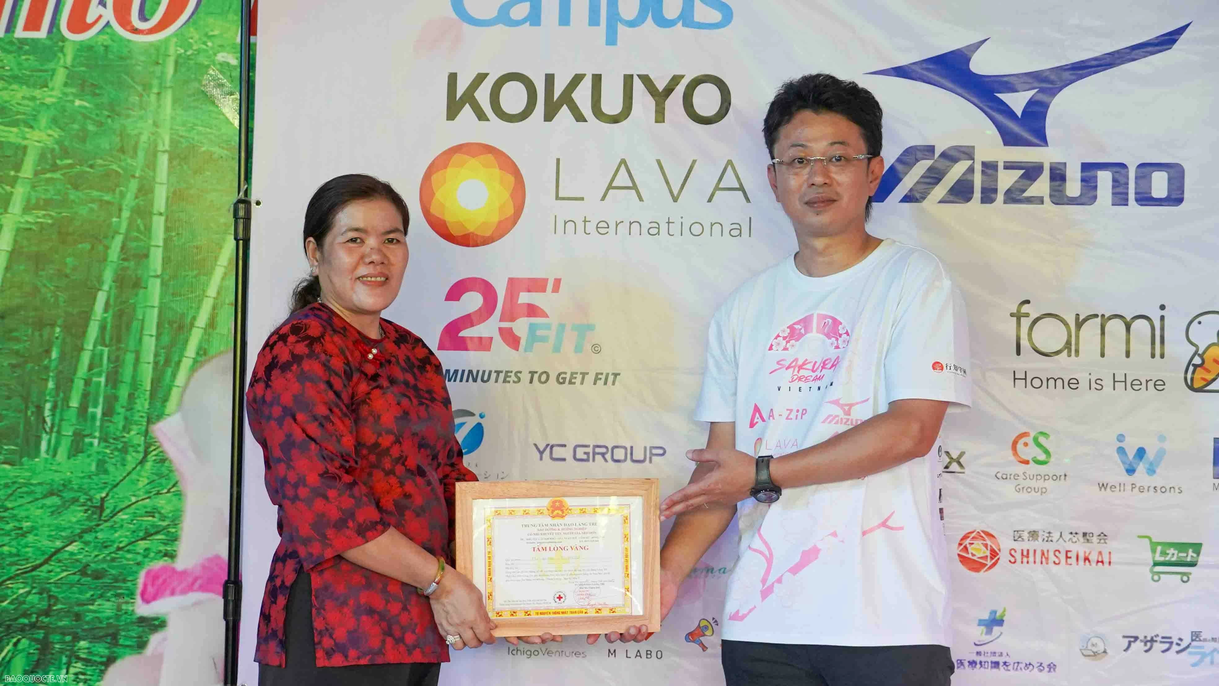 Lang Tre in Dong Nai welcomes Japanese friends, spreading love to orphaned children
