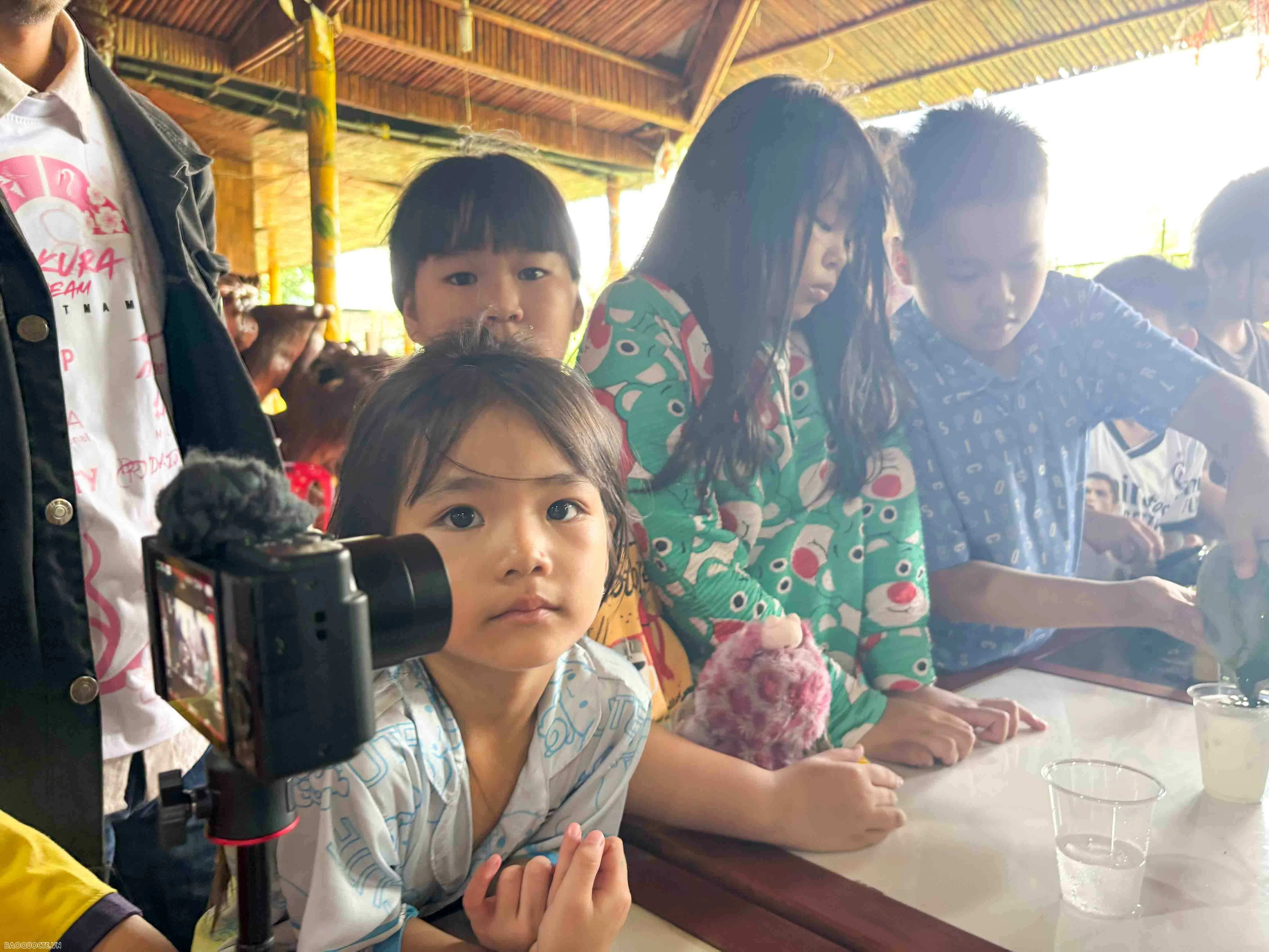Lang Tre in Dong Nai welcomes Japanese friends, spreading love to orphaned children