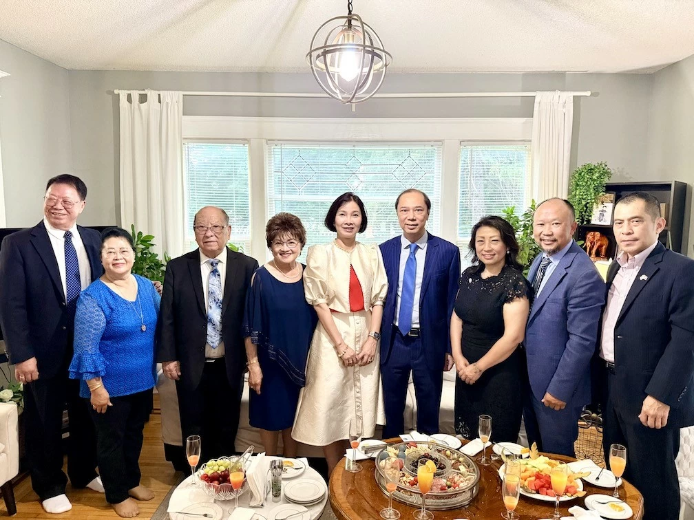 Ambassador Nguyen Quoc Dung pays working visit to Minnesota, USA Ambassador Nguyen Quoc Dung pays working visit to Minnesota, USA