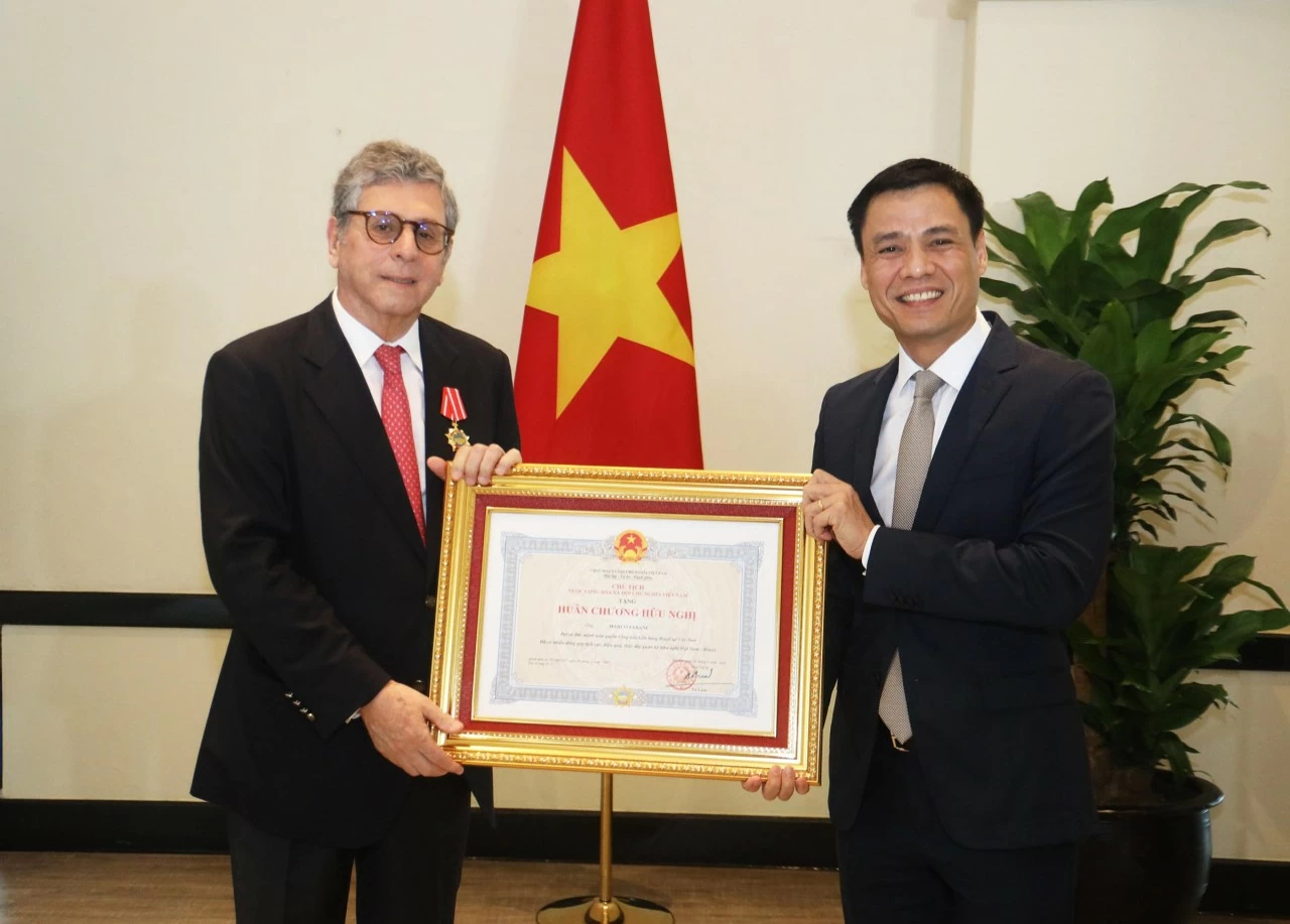 Brazilian Ambassador to Vietnam Marco Farani awarded the Friendship Order