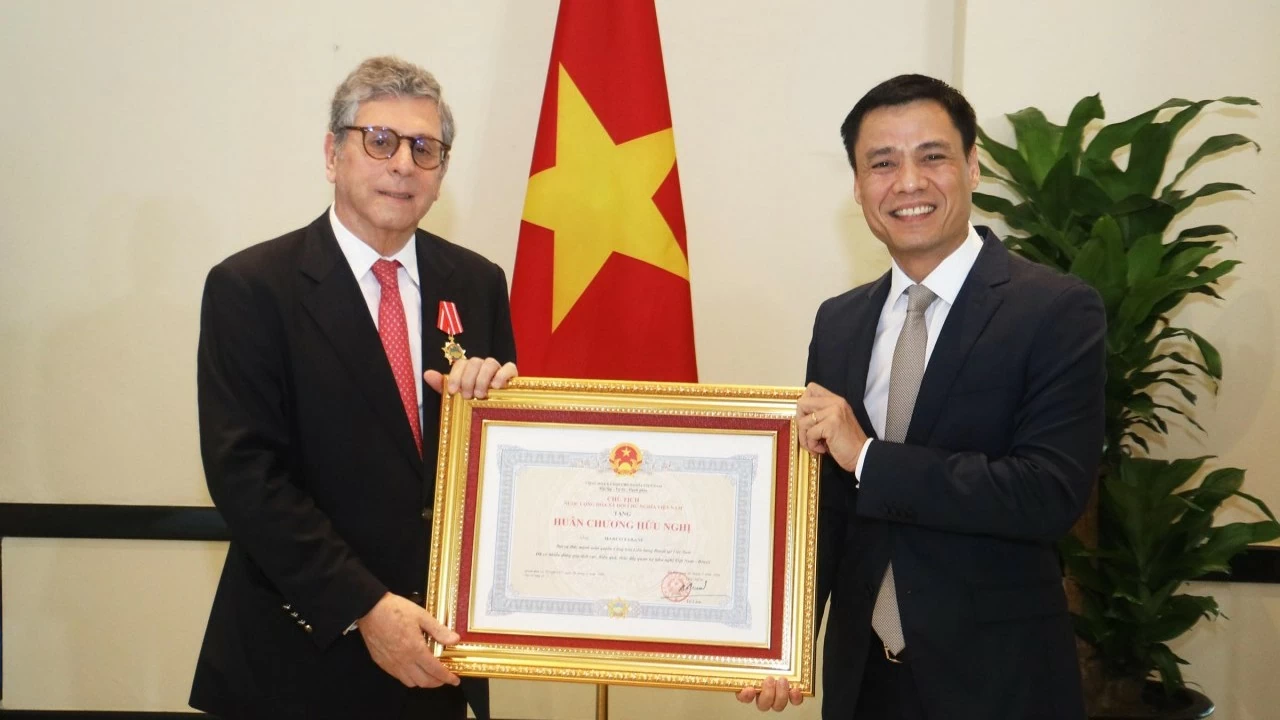 Brazilian Ambassador to Vietnam Marco Farani awarded the Friendship Order