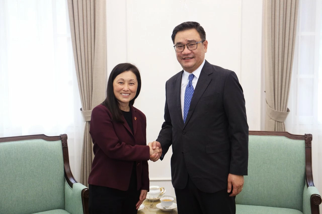 Ministry of Foreign Affairs receives copy of Credentials from U.S. Ambassador to Vietnam Jennifer Wicks Ministry of Foreign Affairs receives copy of Credentials from U.S. Ambassador to Vietnam Jennifer Wicks