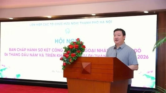 Hanoi People-to-People Diplomacy: From friendly exchanges to mobilising resources for Capital development Hanoi People-to-People Diplomacy: From friendly exchanges to mobilising resources for Capital development