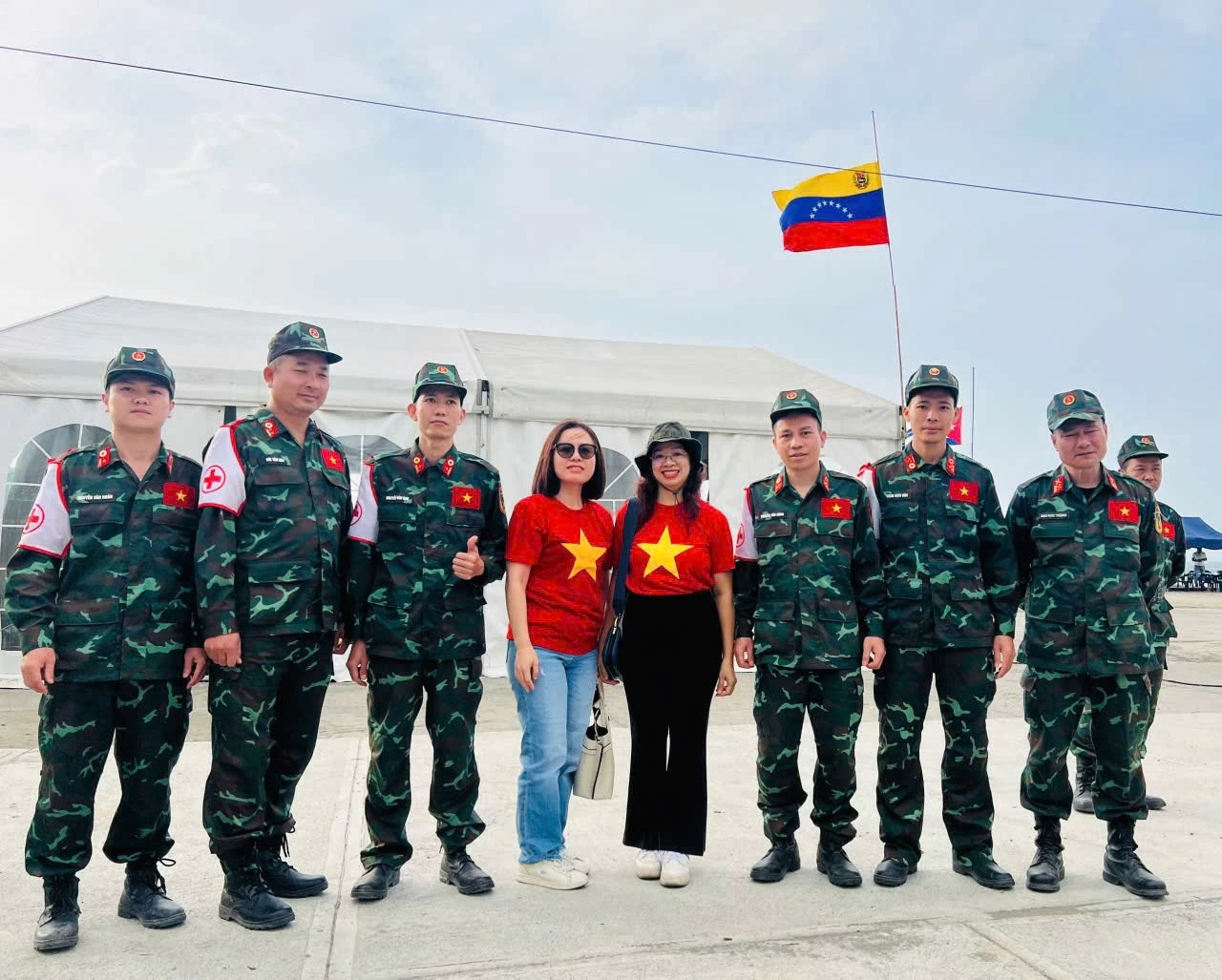 Ambassador Vu Trung My visits Vietnam Rescue Team in Venezuela, encourages frontline forces Ambassador Vu Trung My visits Vietnam Rescue Team in Venezuela, encourages frontline forces